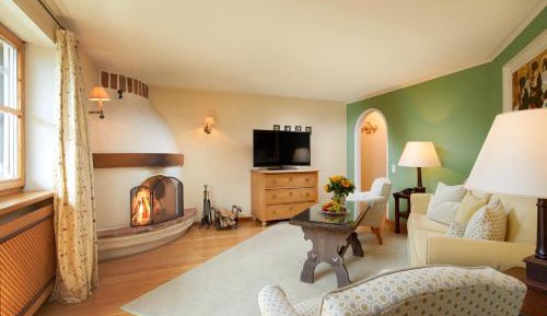 Superior One-Bedroom Apartment with Balcony