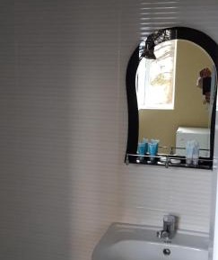 Deluxe Double Room (2 Adults + 1 Child)