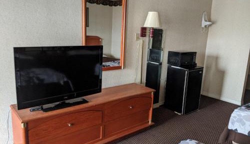 Queen Room with Two Queen Beds - Smoking