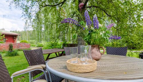 Apartment with Garden View