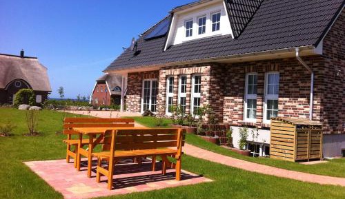 Two-Bedroom Apartment with Sea View - Ground Floor