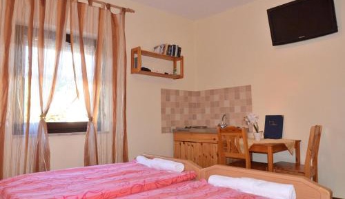 Double or Twin Room with Shared Bathroom