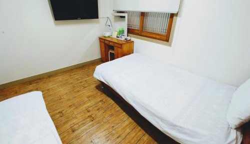 Twin Room with Bathroom
