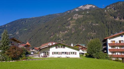 Four-Bedroom Chalet with Terrace