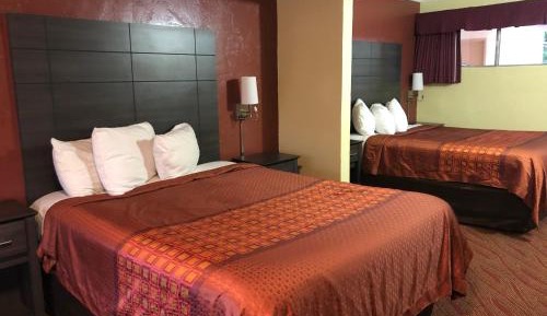 2 Queen Beds Accessible Non-Smoking