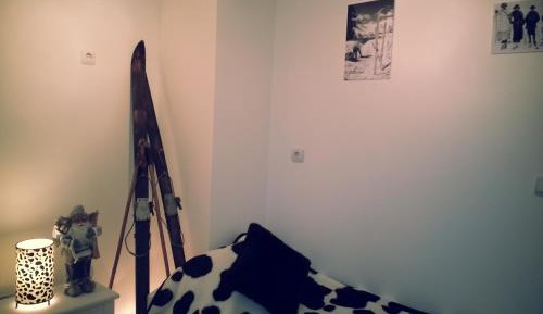 Deluxe One-Bedroom Apartment