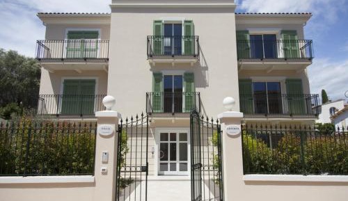 Apartment with Garden View