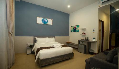 Deluxe Queen Room