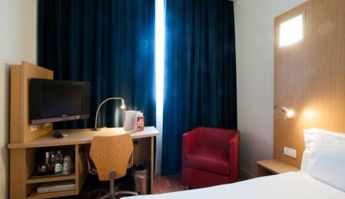 Double or Twin Room (1 Adult)