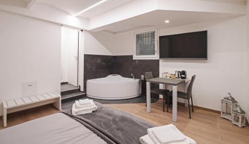 Suite with Spa Bath