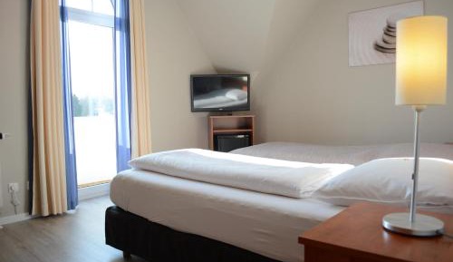Double Room (1 Adult)