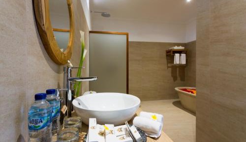 Suite with Pool View