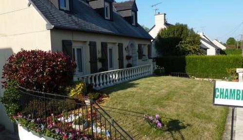 Deluxe Double Room (2 Adults + 1 Child)