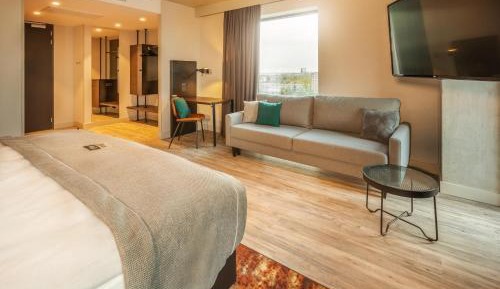 Premium Queen Room with Sofa Bed and Harbor View