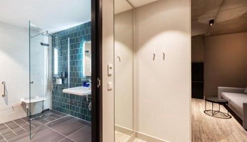 Standard Queen Room - Accessible