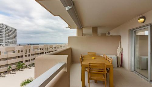 Apartment with Pool View 