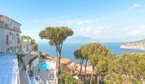 Studio with Balcony and Sea View (2 Adults)