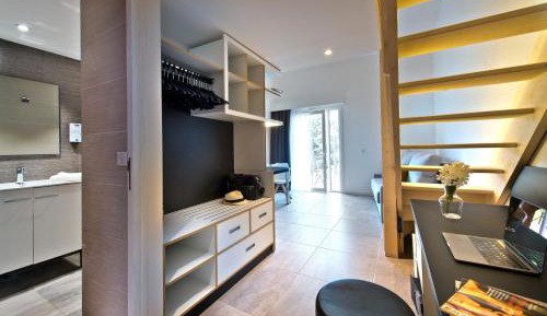 Superior One-Bedroom Apartment