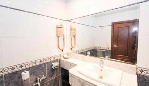 Triple Room (3 Adults)