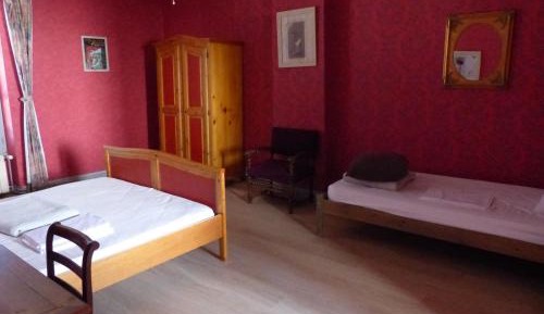 Deluxe Room (2 Adults + 1 Child)