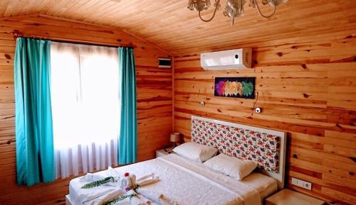 Deluxe Bungalow