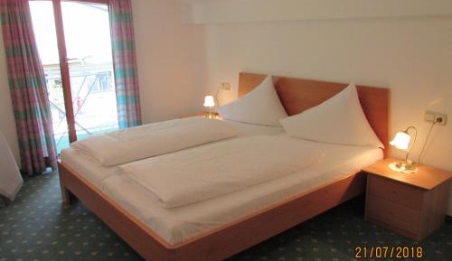 Suite with Lake View