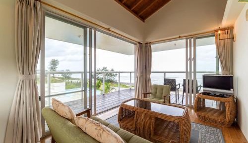 Standard Twin Room with Sea View