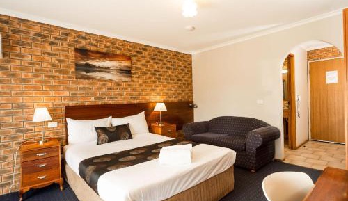 Standard Queen Room