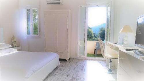 Queen Room with Balcony