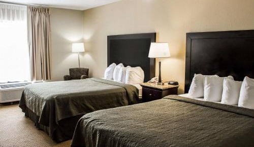 Queen Room with Two Queen Beds - Non-Smoking/Pet Friendly