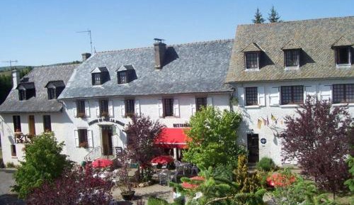 Double or Twin Room with Mountain View