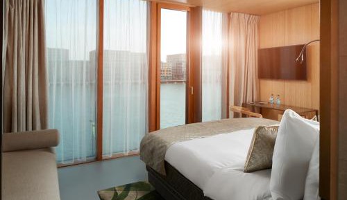 Junior Suite with Bath & Shower