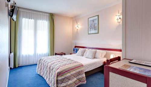 Double Room with Street or Patio View