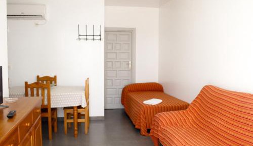 Two-Bedroom Apartment with Sea View (5 Adults)