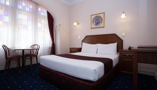 Deluxe Queen Room