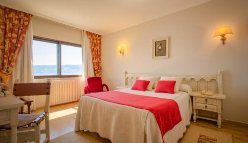 Double or Twin Room with Sea View
