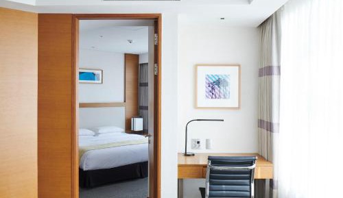 Corner Suite with Sea View