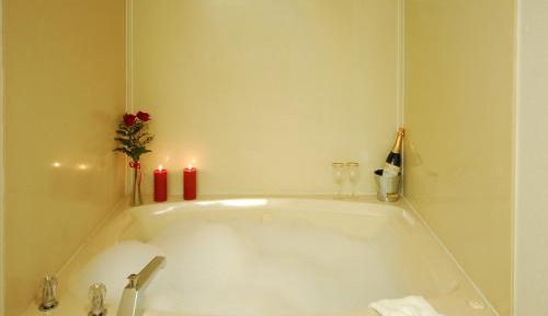 King Room with Spa Bath