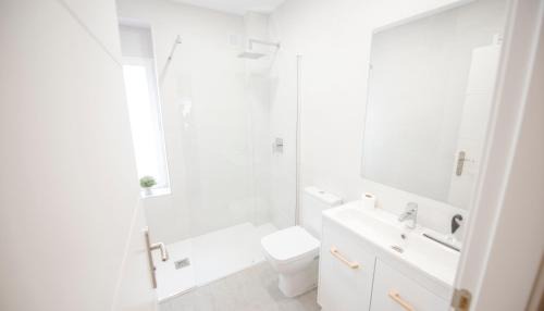 Single Room with Shared Bathroom