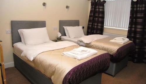 Twin Room with Private Bathroom