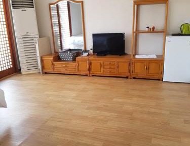 Korean-Style Deluxe Family Room