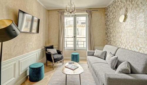 One-Bedroom Apartment at 44