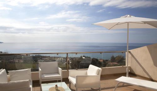 One-Bedroom Apartment with Sea View