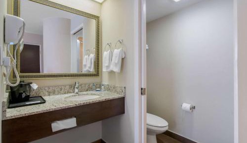 Traditional King Room - Non Smoking 