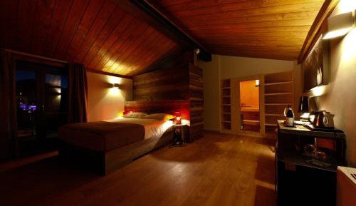 Suite with Sauna