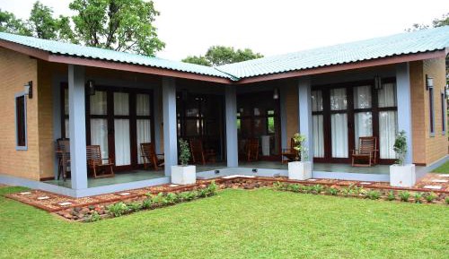 Family Room with Mountain View