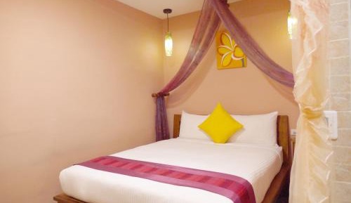 Double Room with Private Bathroom without window