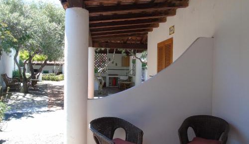 Family Room with Garden View