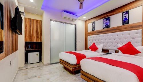 Deluxe Family Room