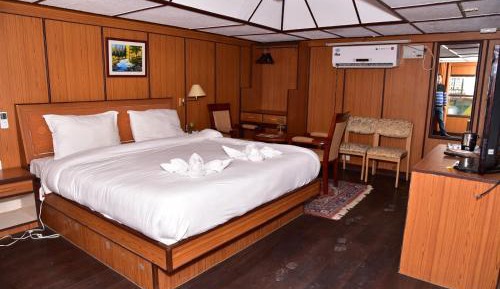Superior King Suite